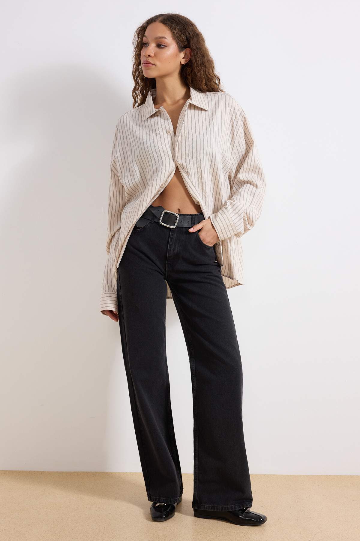 Trendyolmilla Koyu Mavi Yüksek Bel Wide Leg Geniş Paça %100 Pamuk Non-Stretch Jeans TWOSS23JE00068