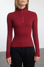 Trendyolmilla Siyah Fitted/vücuda Oturan Fermuarlı Yaka Esnek  Örme Bluz TWOAW25BZ00163