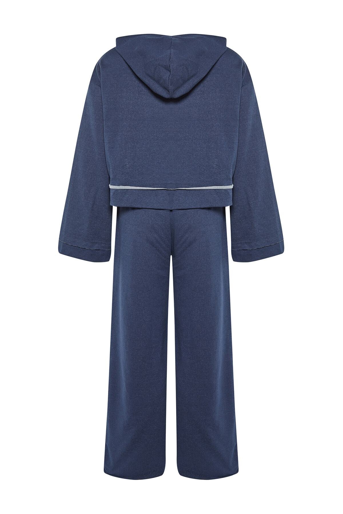 Trendyolmilla Lacivert Kapüşonlu Geniş Kalıp Örme Pijama Takımı TWOSS21EM0026
