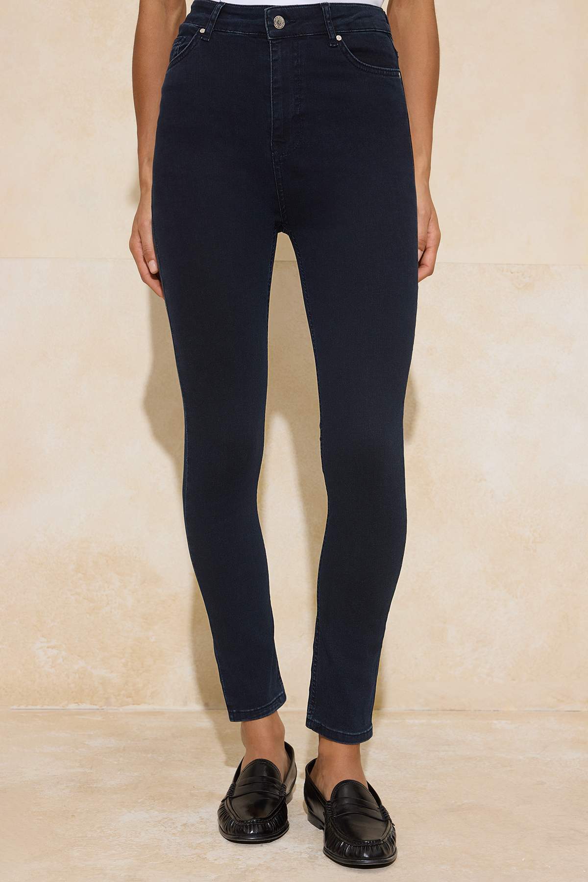 Trendyolmilla Gece Mavisi Vücudu Saran Yüksek Bel Ekstra Esnek Skinny Jeans TWOSS23JE00080