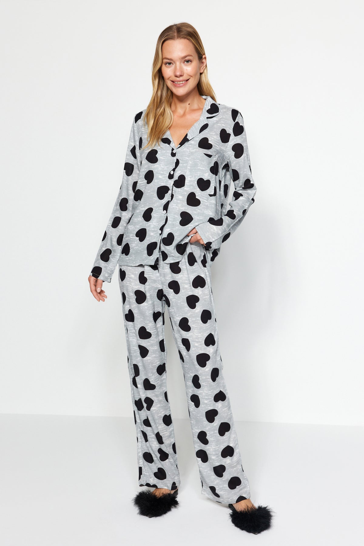 Trendyolmilla Gri Kalpli Viskon Dokuma Pijama Takımı THMAW21PT0936
