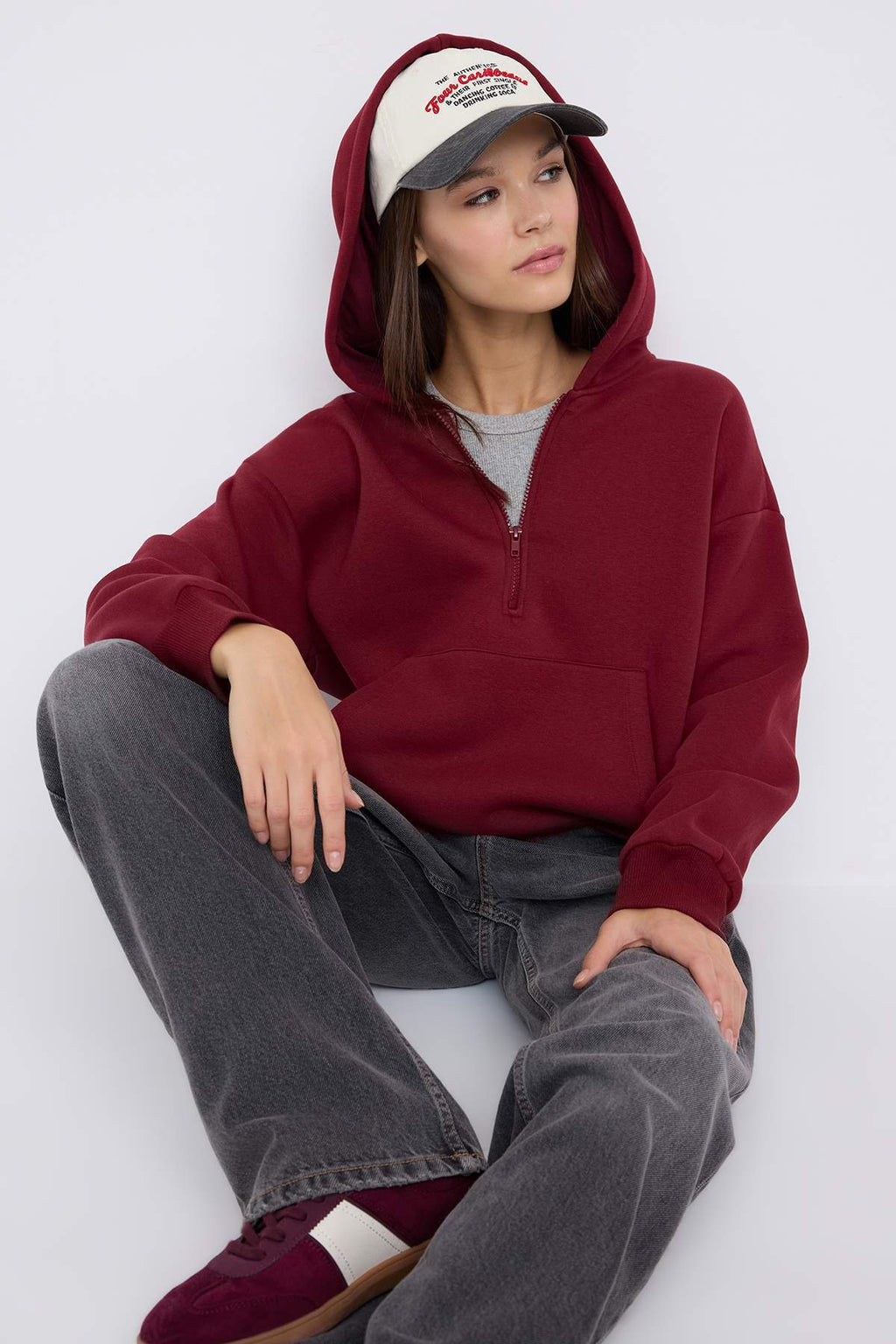 Trendyolmilla Teen Siyah Kapüşonlu Kalın İçi Polarlı Yarım Pat Fermuarlı Cepli Örme Sweatshirt TWOAW26SW00160