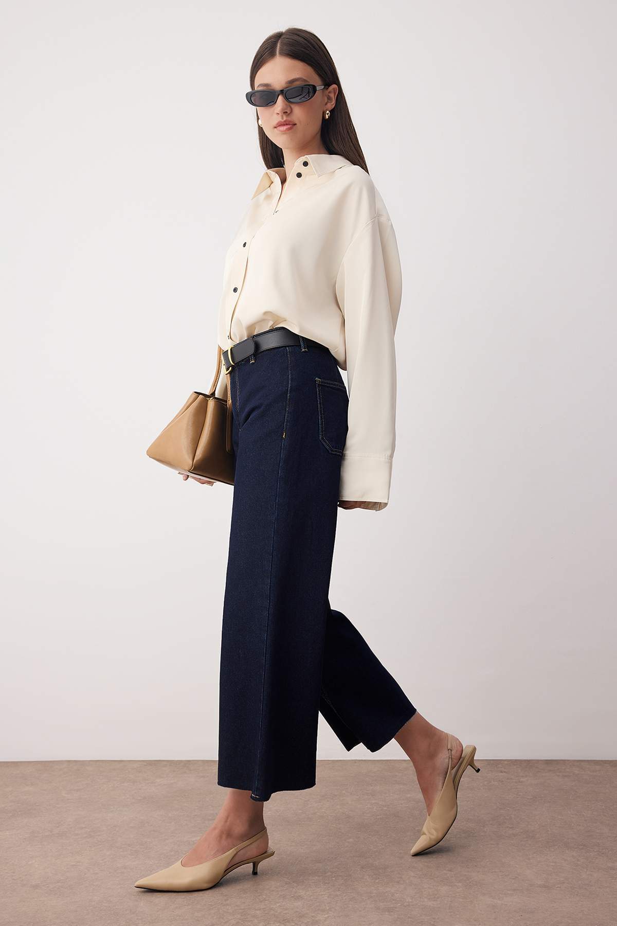 Trendyolmilla Kahverengi Orta Belli ve Beli Detaylı Normal Bel Culotte Jeans TWOAW26JE00045