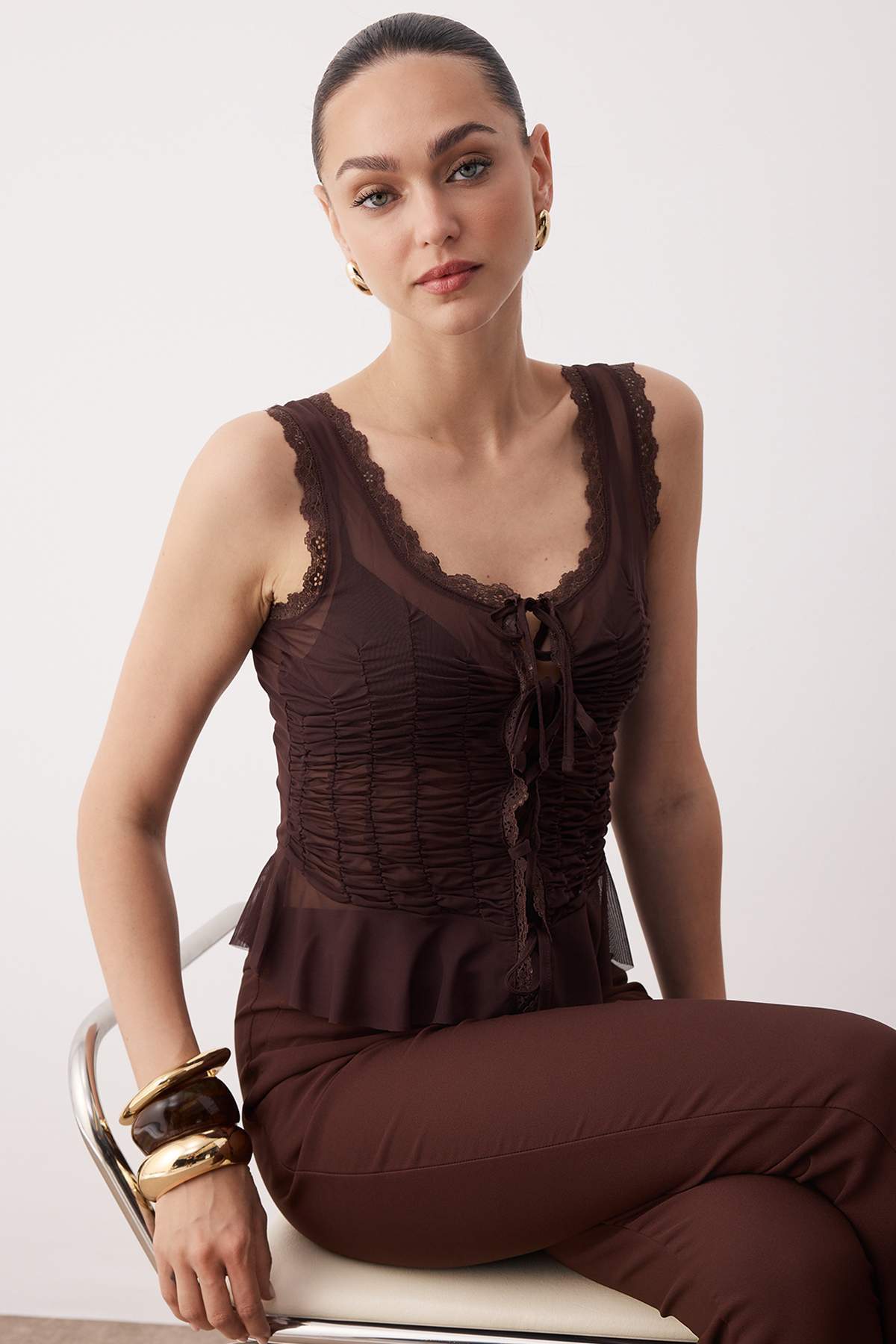 Trendyolmilla Siyah Astarsız Tül Dantel Şeritli Büzgü Detaylı Tül Party Bluz TPRSS25BZ00052