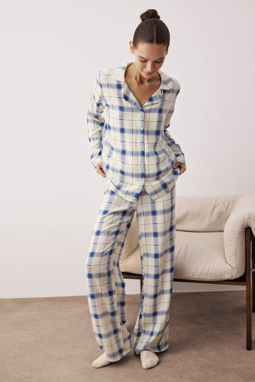 Trendyolmilla Mavi Ekoseli Viskon Dokuma Pijama Takımı THMAW26PT00066