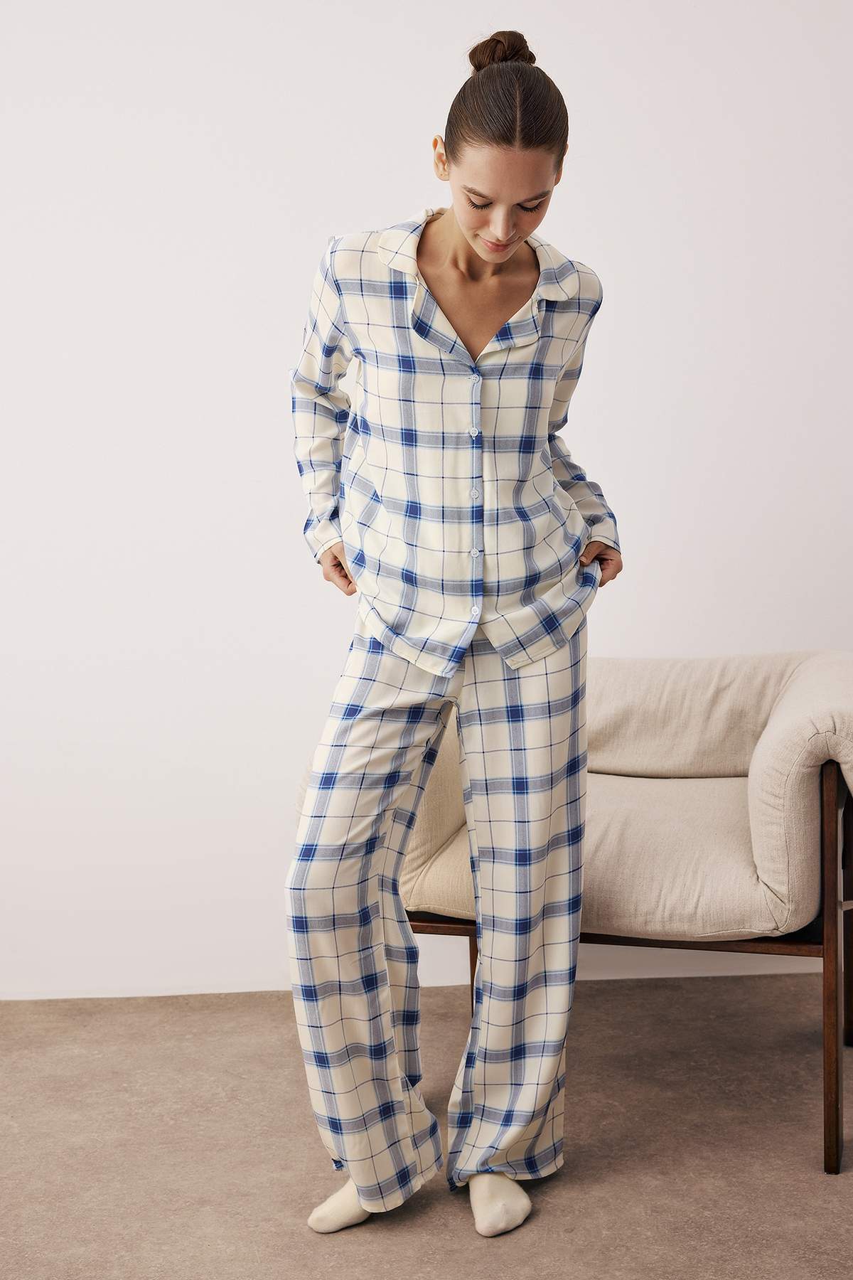 Trendyolmilla Mavi Ekoseli Viskon Dokuma Pijama Takımı THMAW26PT00066