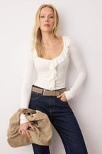 Trendyolmilla Siyah Fırfırlı Fitted/Vücuda Oturan Örme Bluz TWOAW26BZ00287