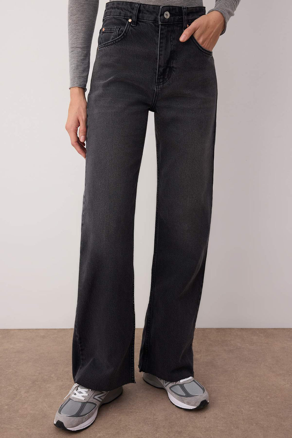 Trendyolmilla Siyah Yüksek Bel Paçası Kesikli Wide Leg/Geniş Paça Palazzo Comfort/Esnek Smoke Jeans TWOAW26JE00081