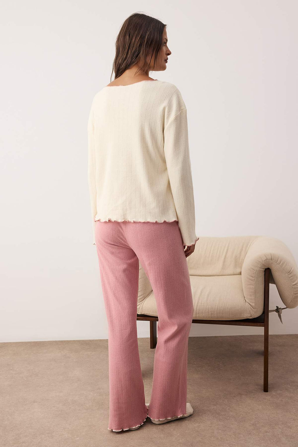 Ekru-Pembe Kalp Nakışlı Baby Overloklu Fitilli Kışlık Örme Pijama Takımı THMAW26PT00132
