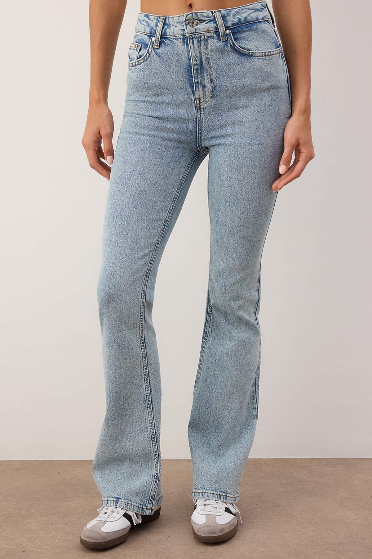 Açık Mavi Yüksek Bel Comfort/Esnek Flare Jeans TWOAW26JE00260 Secondary image