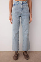 Trendyolmilla Koyu Mavi Yüksek Bel Straight/Düz Paça Jeans TWOAW26JE00182