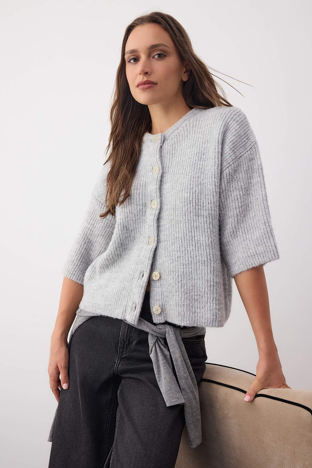 Trendyolmilla Wardrobe Essentials Vizon Yumuşak Dokulu Geniş Kalıp Kısa Kol Basic Triko Hırka | TWOAW26HI00251