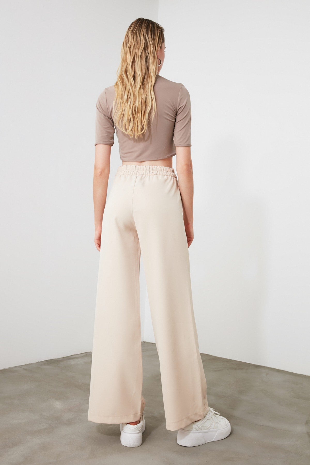 Trendyolmilla Taş Wide Leg/Geniş Paça Yanları Düğmeli Dokuma Kumaş Pantolon TWOSS20PL0398