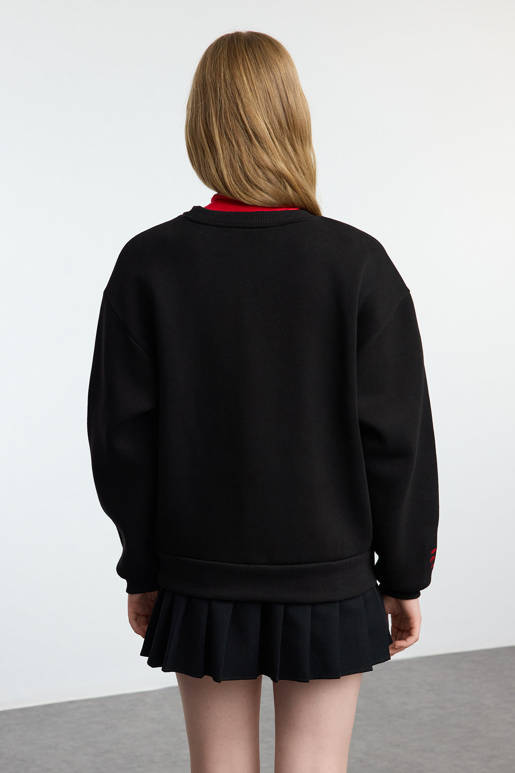 Trendyolmilla Bordo Nakışlı Regular/Normal Kalıp Kalın İçi Polarlı  Örme Sweatshirt TWOAW25SW00176