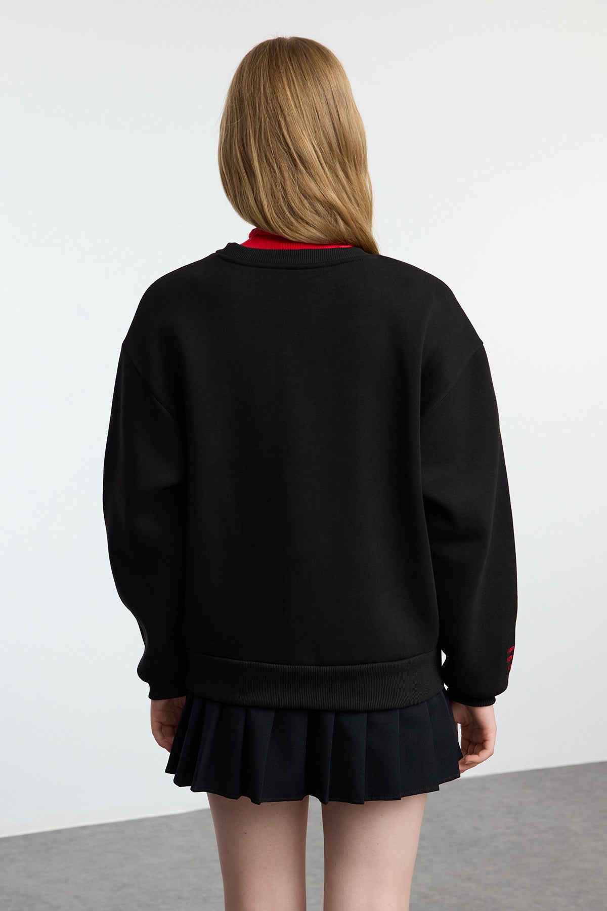 Trendyolmilla Bordo Nakışlı Regular/Normal Kalıp Kalın İçi Polarlı  Örme Sweatshirt TWOAW25SW00176