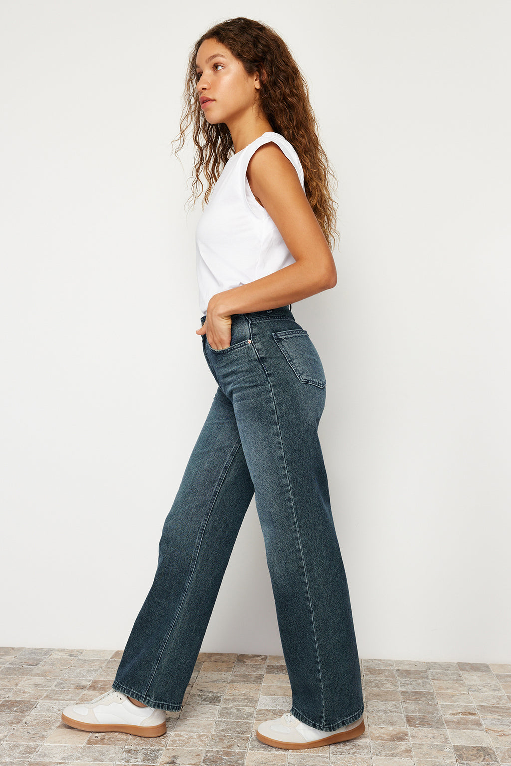 Trendyolmilla Ekru Yüksek Bel Wide Leg Jeans TWOSS24JE00080