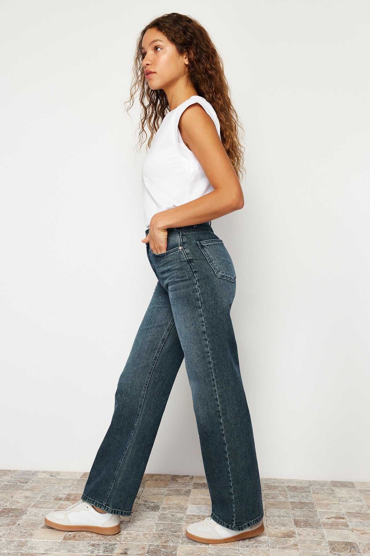 Trendyolmilla Ekru Yüksek Bel Wide Leg Jeans TWOSS24JE00080