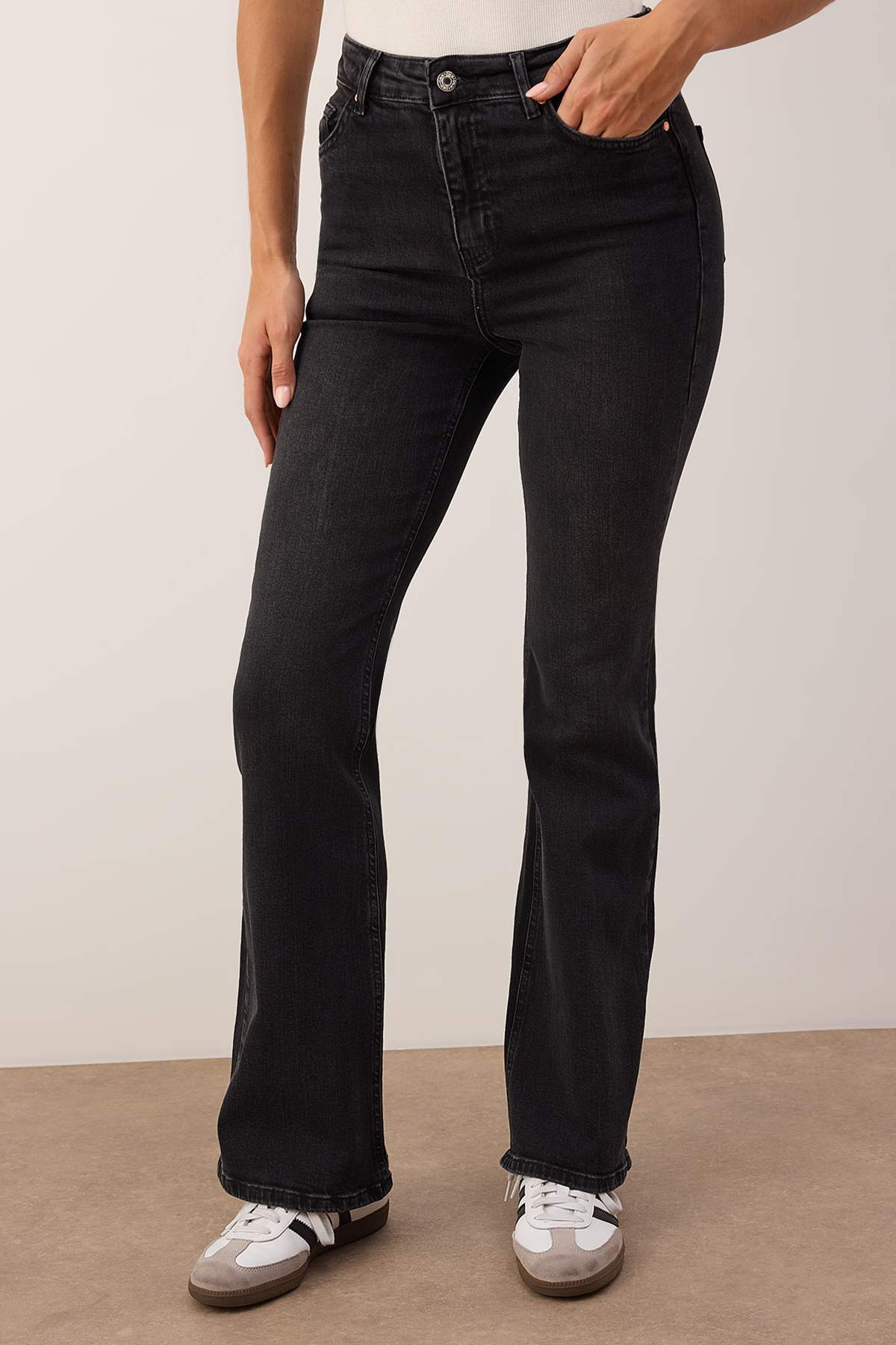 Trendyolmilla Mavi Yüksek Bel Comfort/Esnek İspanyol Paça Flare Jeans TWOAW26JE00095