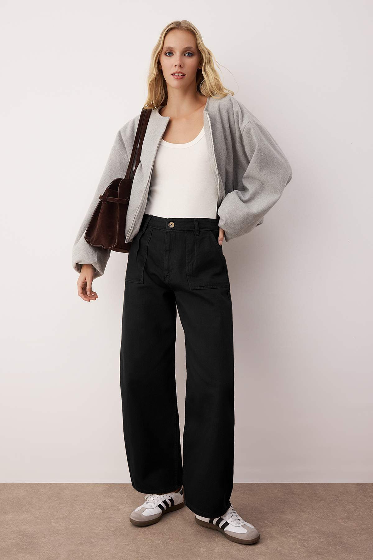 Trendyolmilla Siyah Barrel Kalıp %100 Pamuk Gabardin Pantolon TWOAW26PL00084 Secondary image