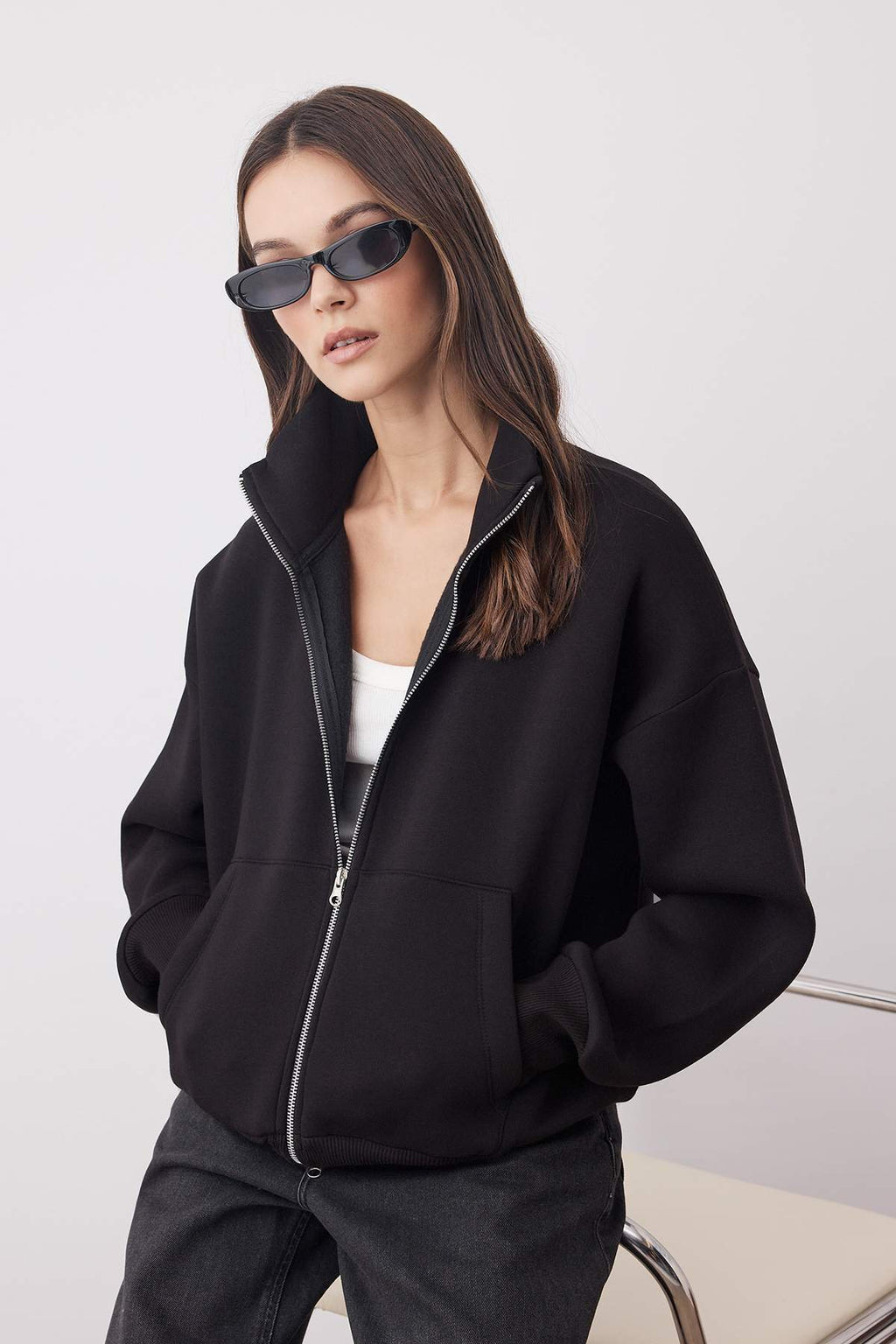 Trendyolmilla Gri Melanj Oversize/Geniş Kalıp Fermuarlı Dik Yaka Kalın Örme Sweatshirt TWOAW26SW00070
