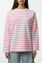 Trendyolmilla Beyaz Çizgili Oversize/Geniş Kesim Bisiklet Yaka İnce Örme Sweatshirt TWOAW23SW00326