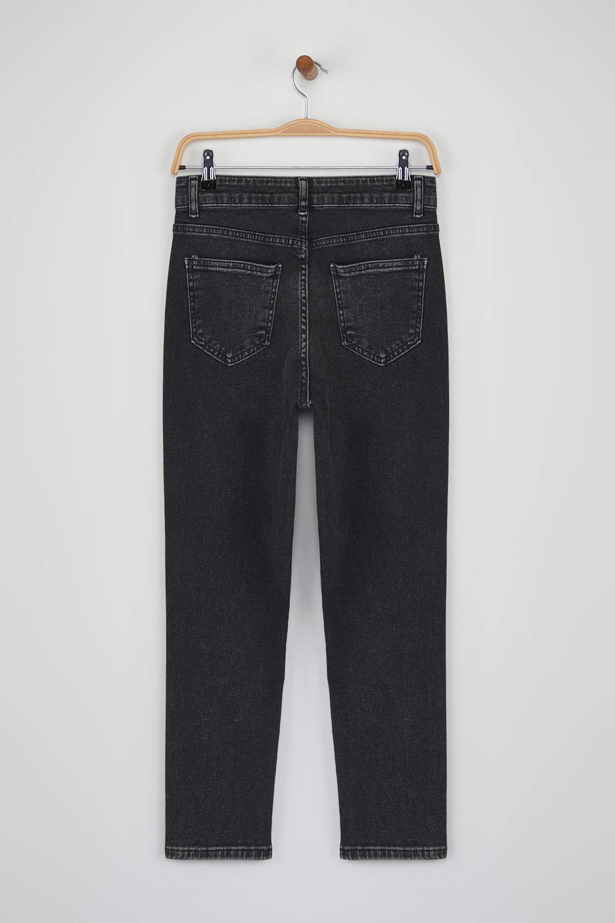 Trendyolmilla Antrasit Yüksek Bel Esnek Comfort Yeni Mom Jeans TWOAW26JE00056