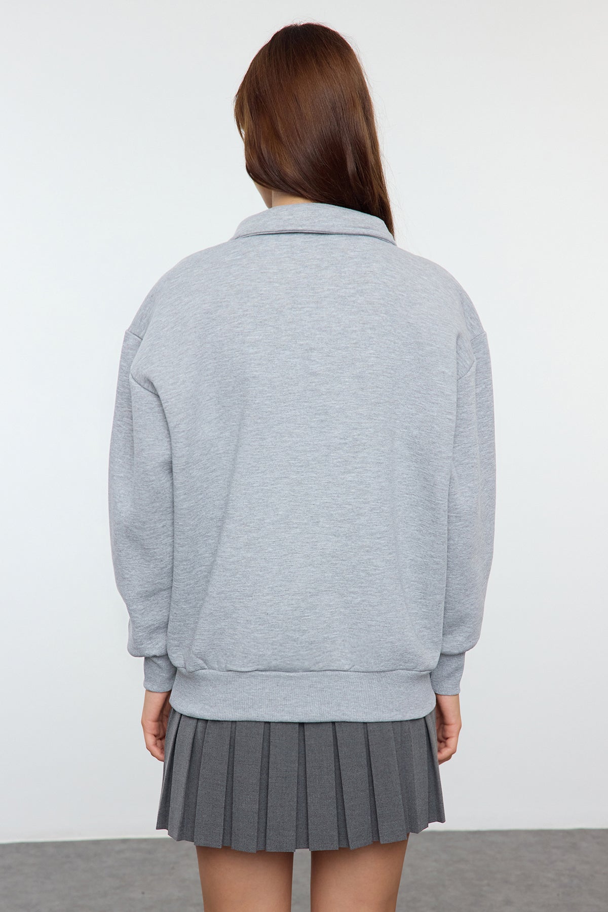 Trendyolmilla Sarı Gömlek Yaka Nakışlı Regular Fit Kalın İçi Polarlı Örme Sweatshirt TWOAW24SW00182