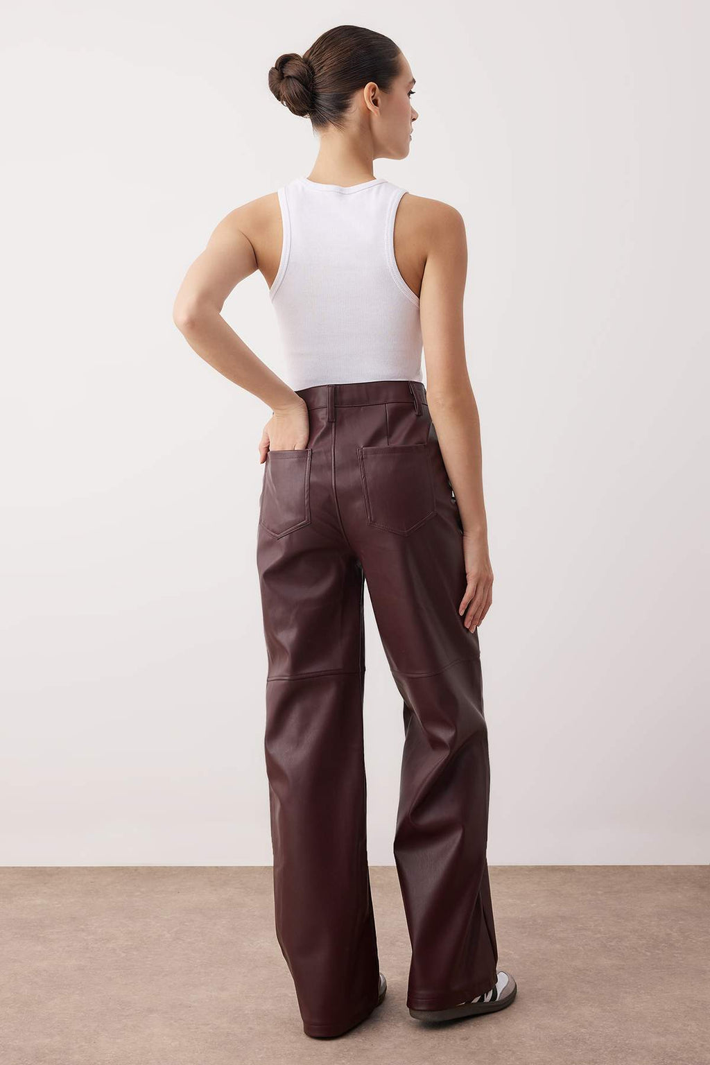 Relaxed/Rahat Straight/Boru Paça Dikiş Detaylı Pantolon TWOAW26PL00097