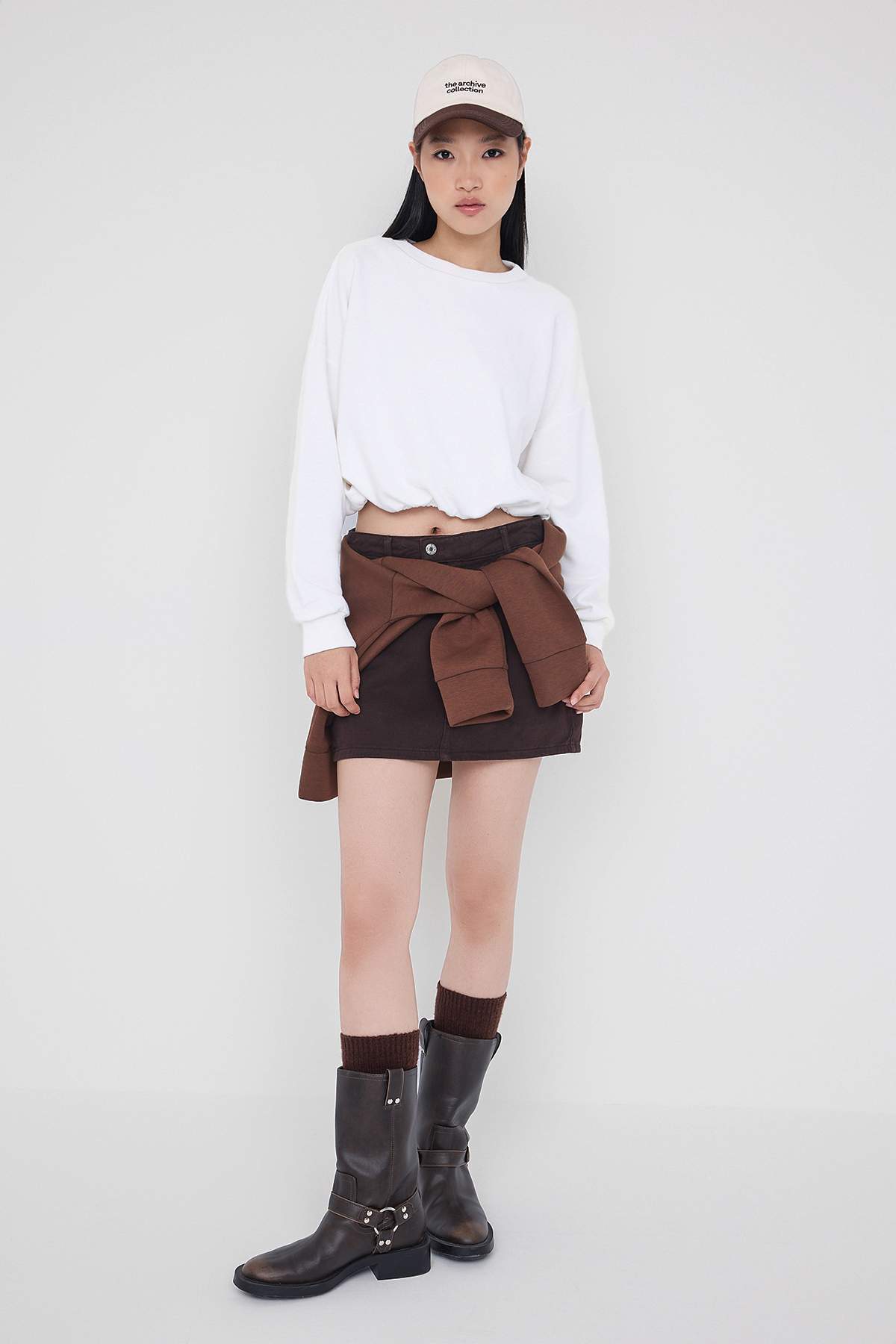 Trendyolmilla Ekru Relaxed/Rahat Kalıp Beli Lastikli Crop Örme Sweatshirt TWOAW26SW00000 Secondary image