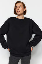 Trendyolmilla Siyah Oversize/Bol Kesim Bisiklet Yaka Kalın/İçi polarlı Örme Sweatshirt TWOAW24SW00102