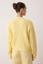 Trendyolmilla Wardrobe Essentials Gri Yumuşak Dokulu Basic Triko Hırka | TWOAW26HI00204