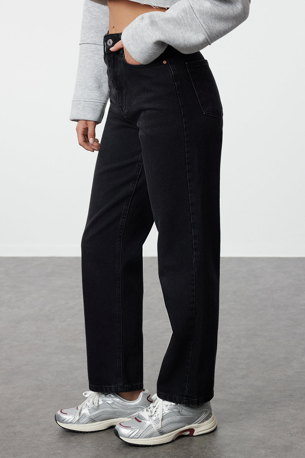 Trendyolmilla Açık Mavi Yüksek Bel Düz Kesim Straight %100 Pamuk Non-Stretch Jeans TWOSS23JE00089