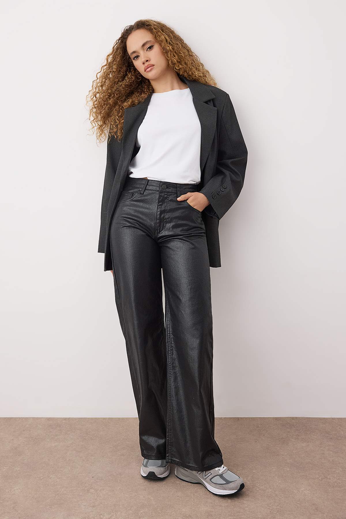 Siyah Kaplama Yüksek Bel Wide Leg Jeans TWOAW26JE00156