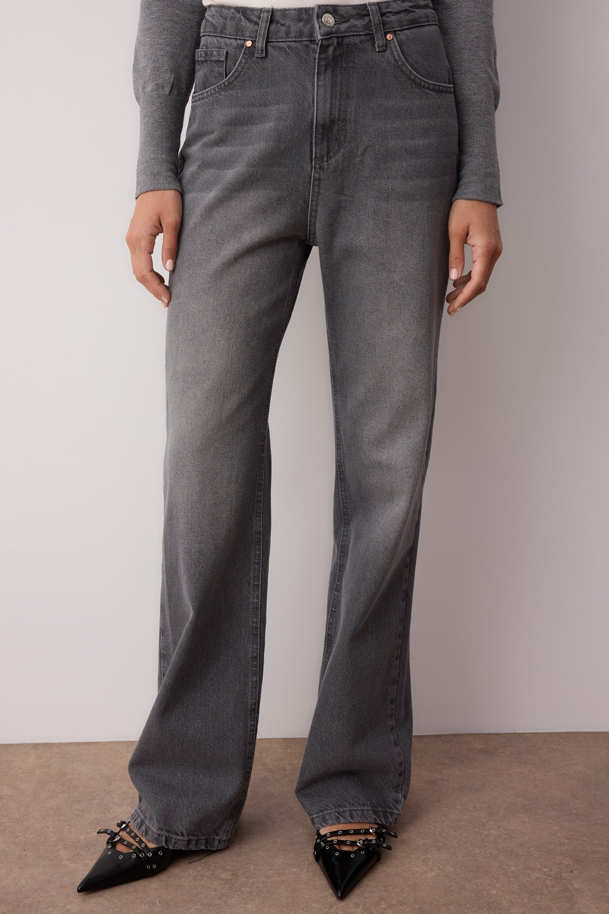 Trendyolmilla Mavi Soluk Efekt Vintage Yüksek Bel Wide Leg Geniş Paça %100 Pamuk Non-Stretch Jeans TWOAW24JE00089