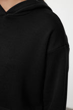 Trendyolmilla Siyah Kalın İçi Polarlı Kapüşonlu Rahat Kesim Crop Basic Örme Sweatshirt TWOAW24SW00105