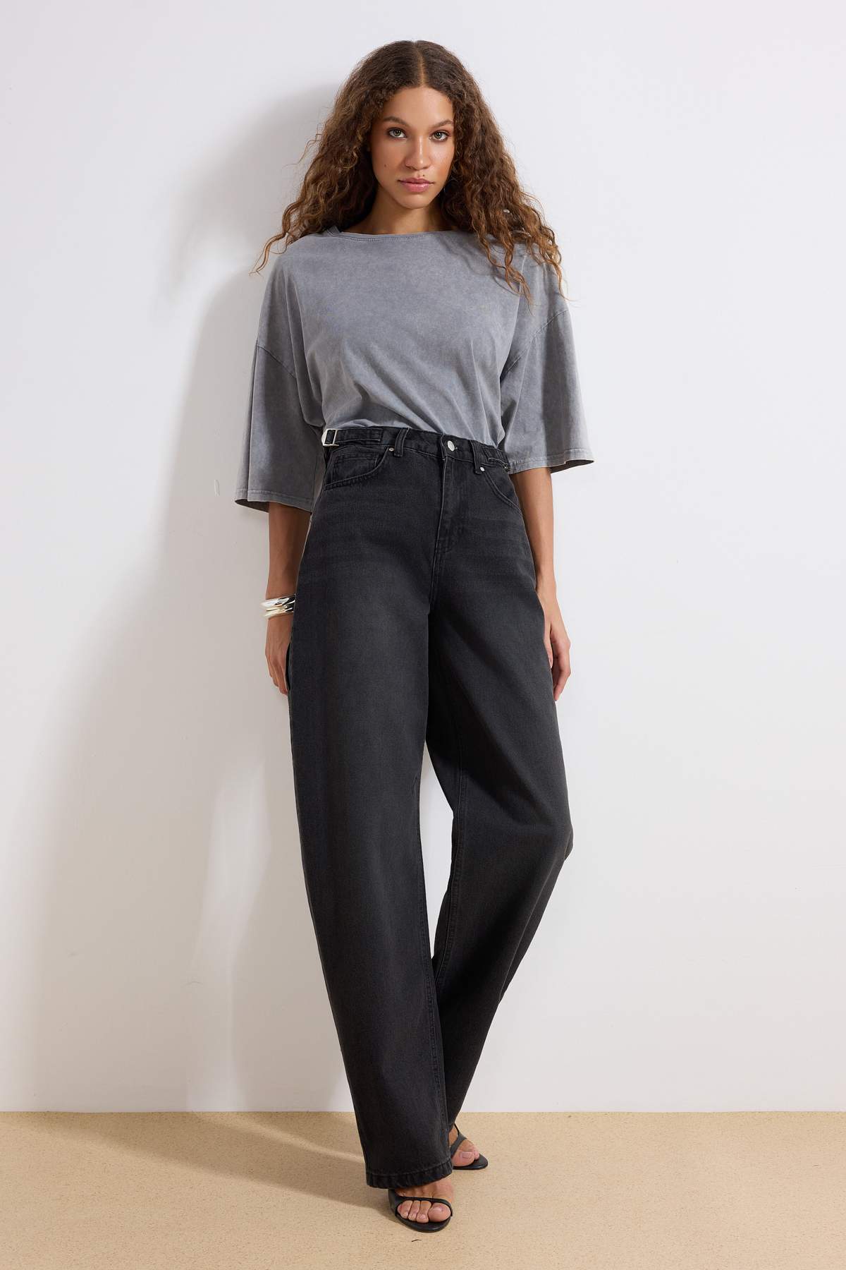 Trendyolmilla Açık Mavi More Sustainable Bol Kesim Yüksek Bel Carpenter Skater Jeans TWOAW24JE00308