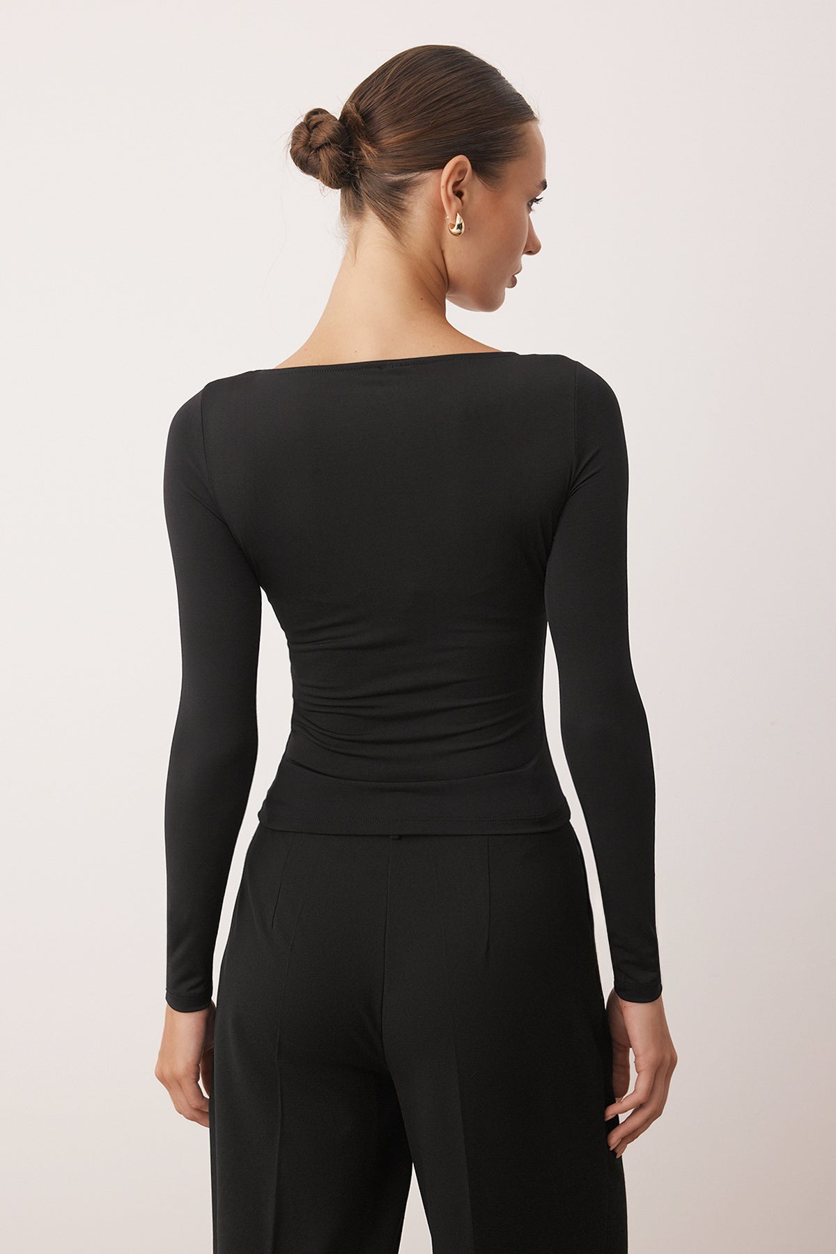 Trendyolmilla Haki Fitted/Vücuda Oturan Aksesuar/Cut out Detaylı Uzun Kollu Esnek Örme Bluz TWOAW26BZ00130