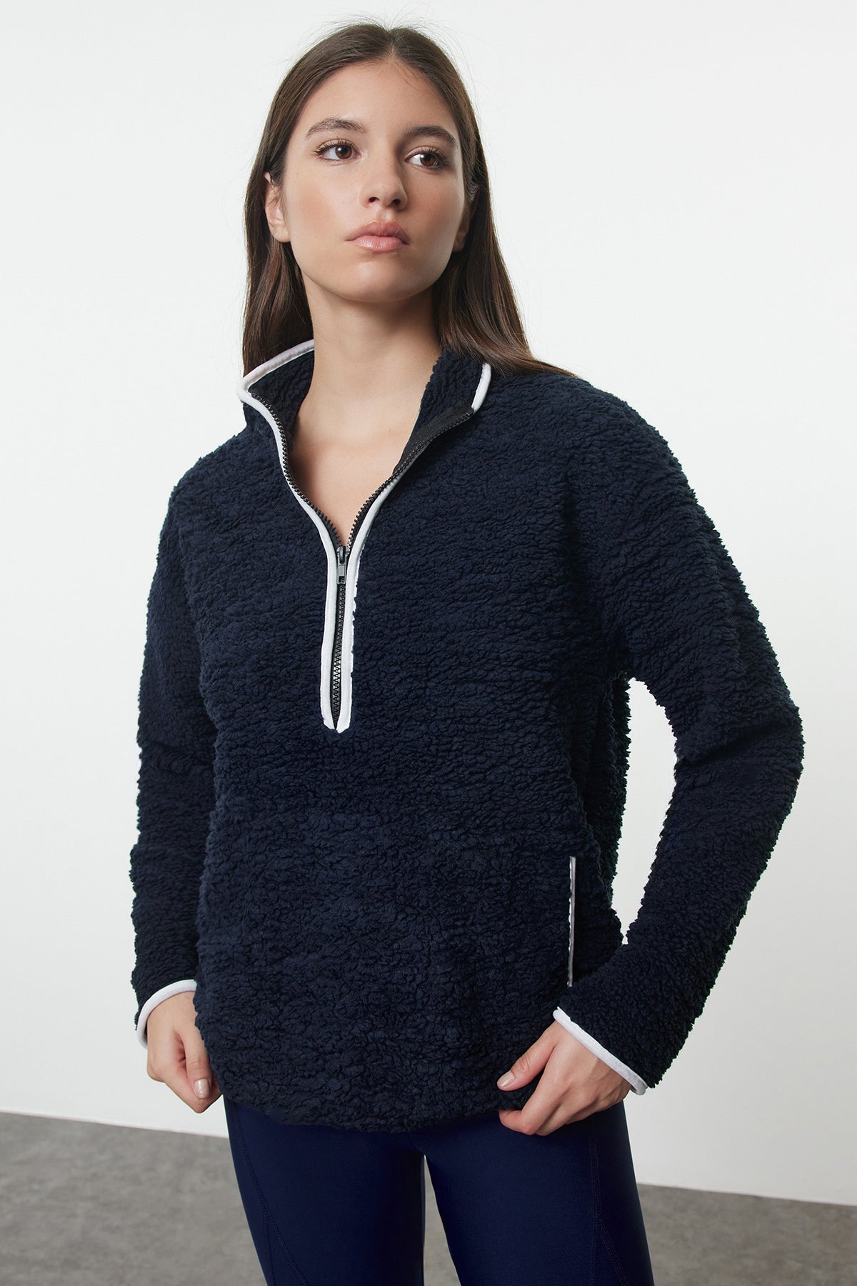 Trendyolmilla Lacivert Peluş Örme Spor Sweatshirt THMAW23SW00021 Main image