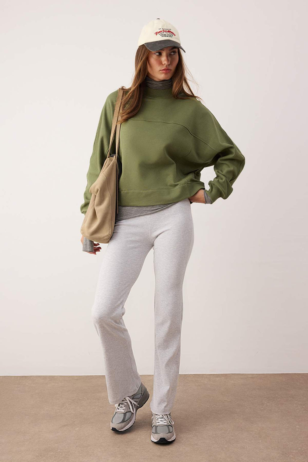 Trendyolmilla Mürdüm Premium Oversize/Geniş Kalıp Dik Yaka Kalın İçi Polarlı Örme Sweatshirt TWOAW26SW00205