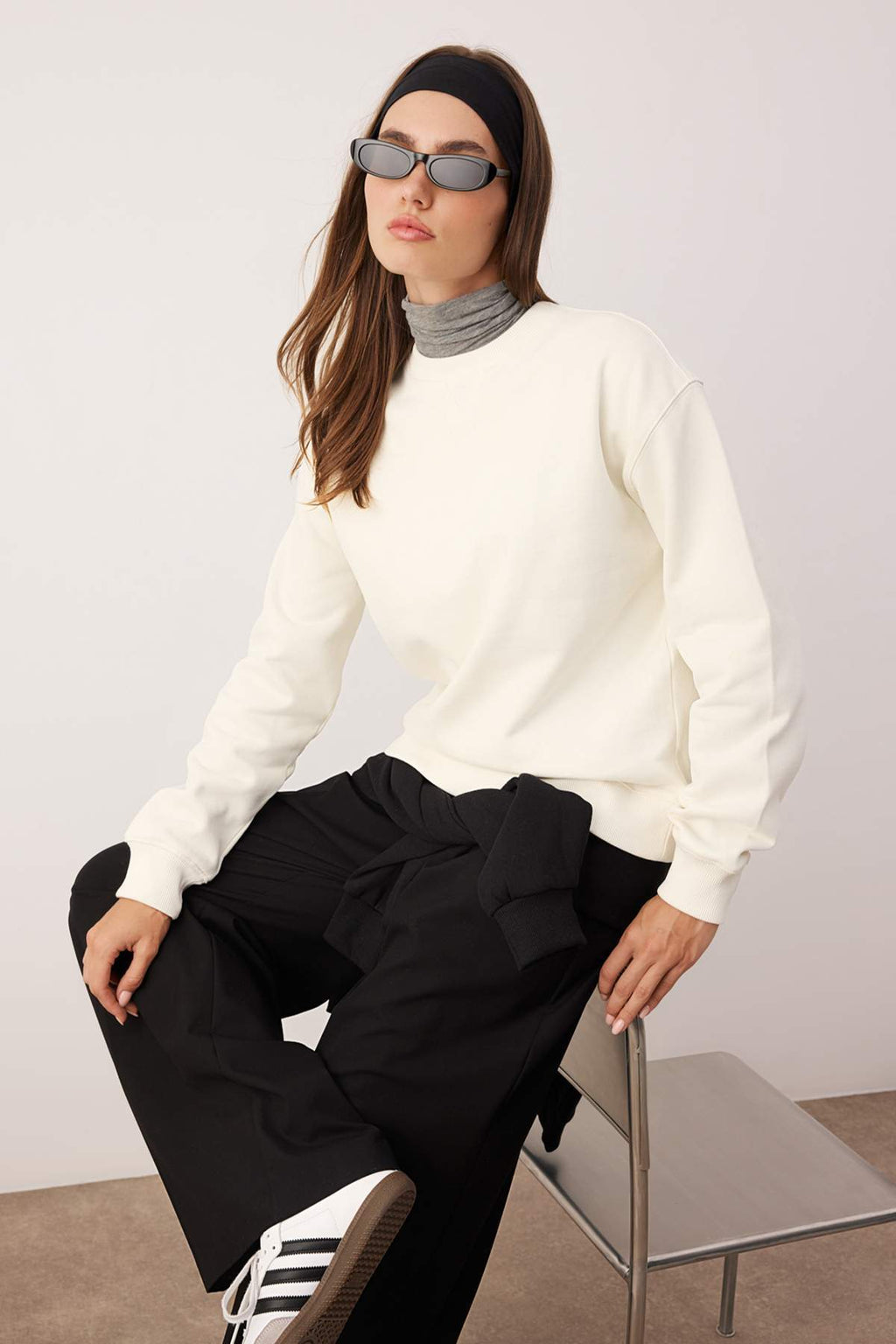 Trendyolmilla Ekru Premium Oversize/Geniş Kalıp Kalın İçi Polarlı Örme Sweatshirt TWOAW26SW00203