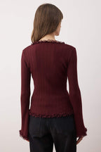 Trendyolmilla Teen Ekru V Yaka Dantel Garnili Premium/Özel İplikli Fitted/Vücuda Oturan Triko Hırka TWOAW26HI00098