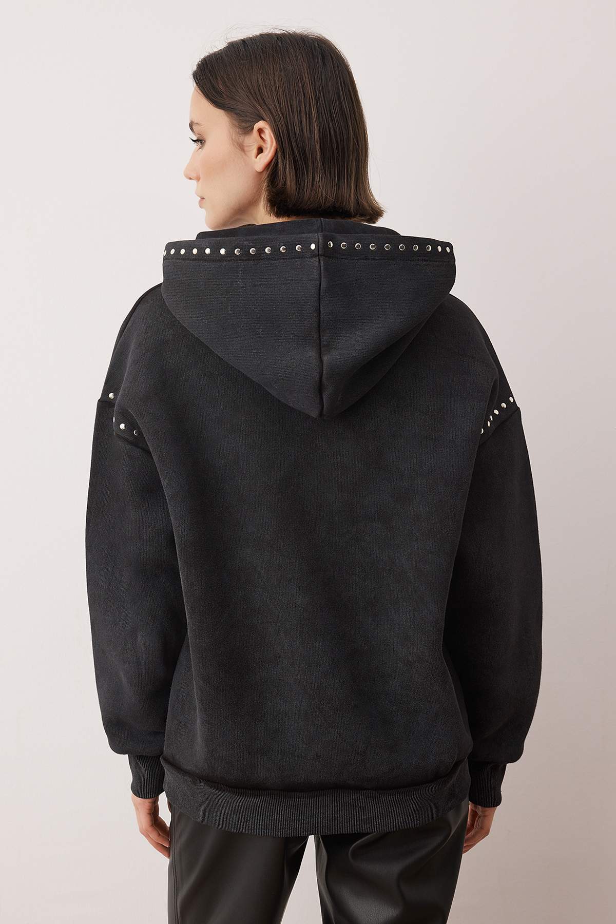 Antrasit Oversize Troklu ve Yıkamalı Kalın İçi Polarlı Örme Sweatshirt TWOAW26SW00239