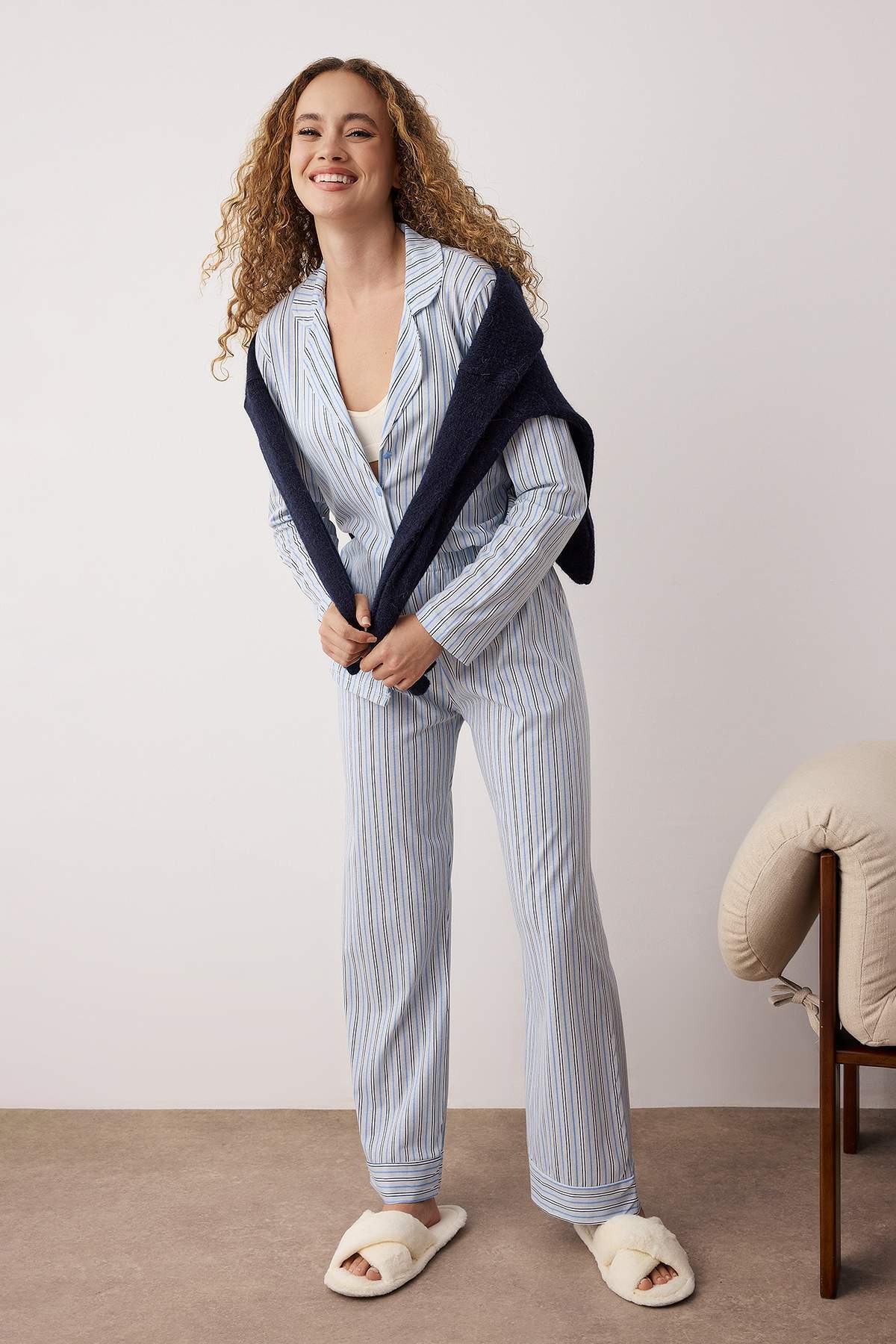 Trendyolmilla Mavi %100 Pamuklu Çizgili Gömlek-Pantolon Örme Pijama Takımı THMAW24PT00144 Main image