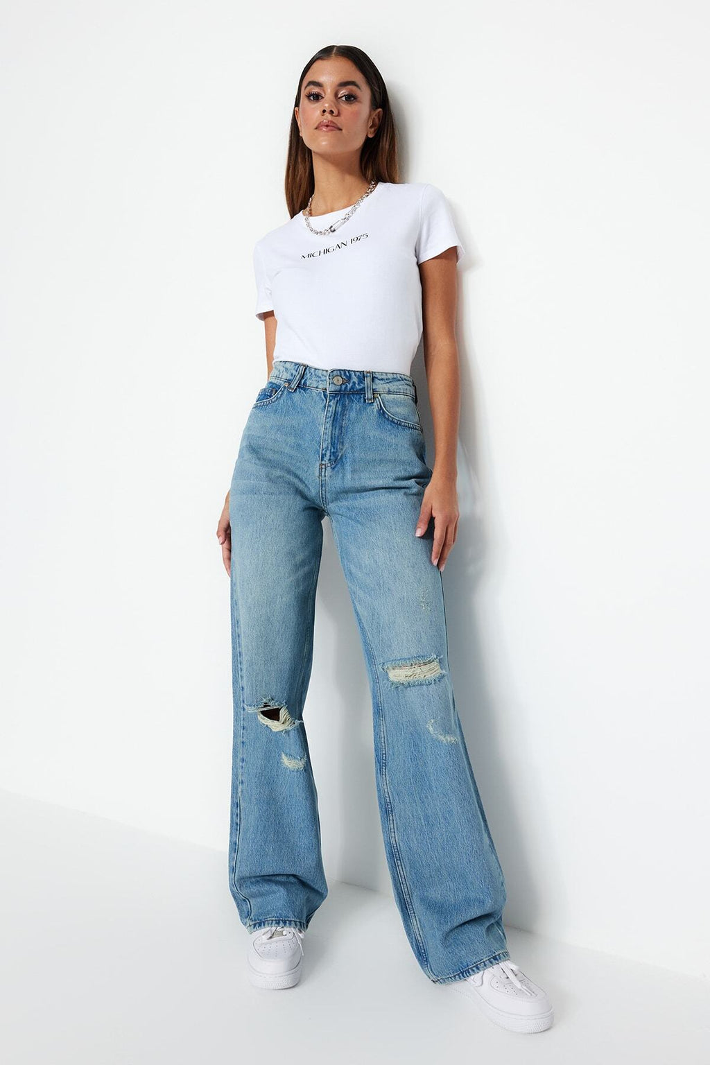 Mavi Soluk Ekfekt Vintage Yırtık Detaylı Düşük Bel Wide Leg Jeans TWOSS23JE00102