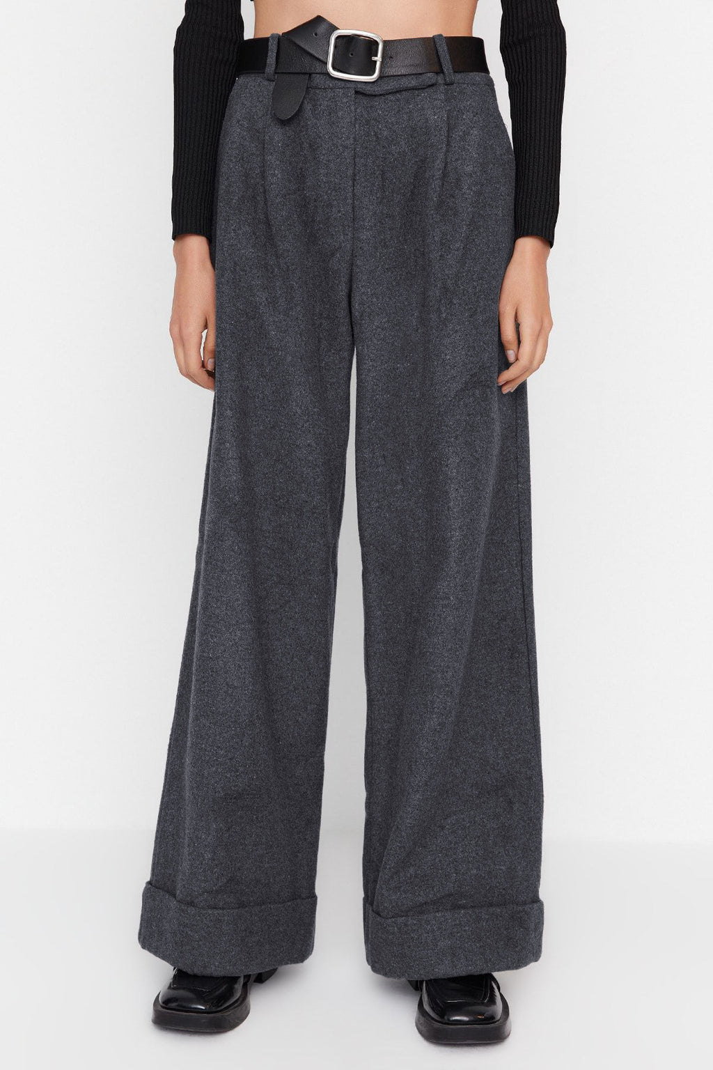 Trendyolmilla Siyah Wide Leg/Geniş Paça Yüksek Bel Dokuma  Pantolon TWOAW23PL00302