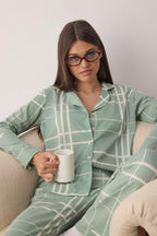 Trendyolmilla Yeşil-Çok Renkli Panda Desenli Örme Pijama Takımı THMAW26PT00049