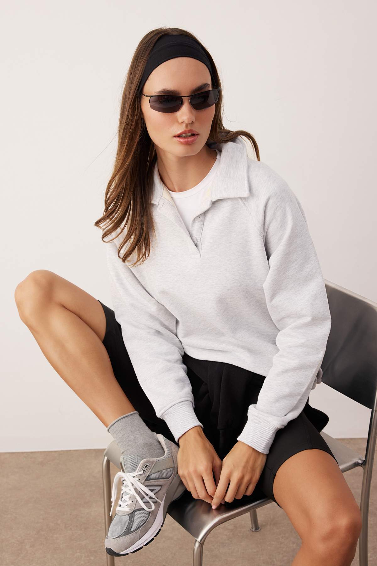 Trendyolmilla Gri Melanj Premium Patlı Regular/Normal Kalıp Kalın İçi Polarlı Örme Sweatshirt TWOAW26SW00208 Main image