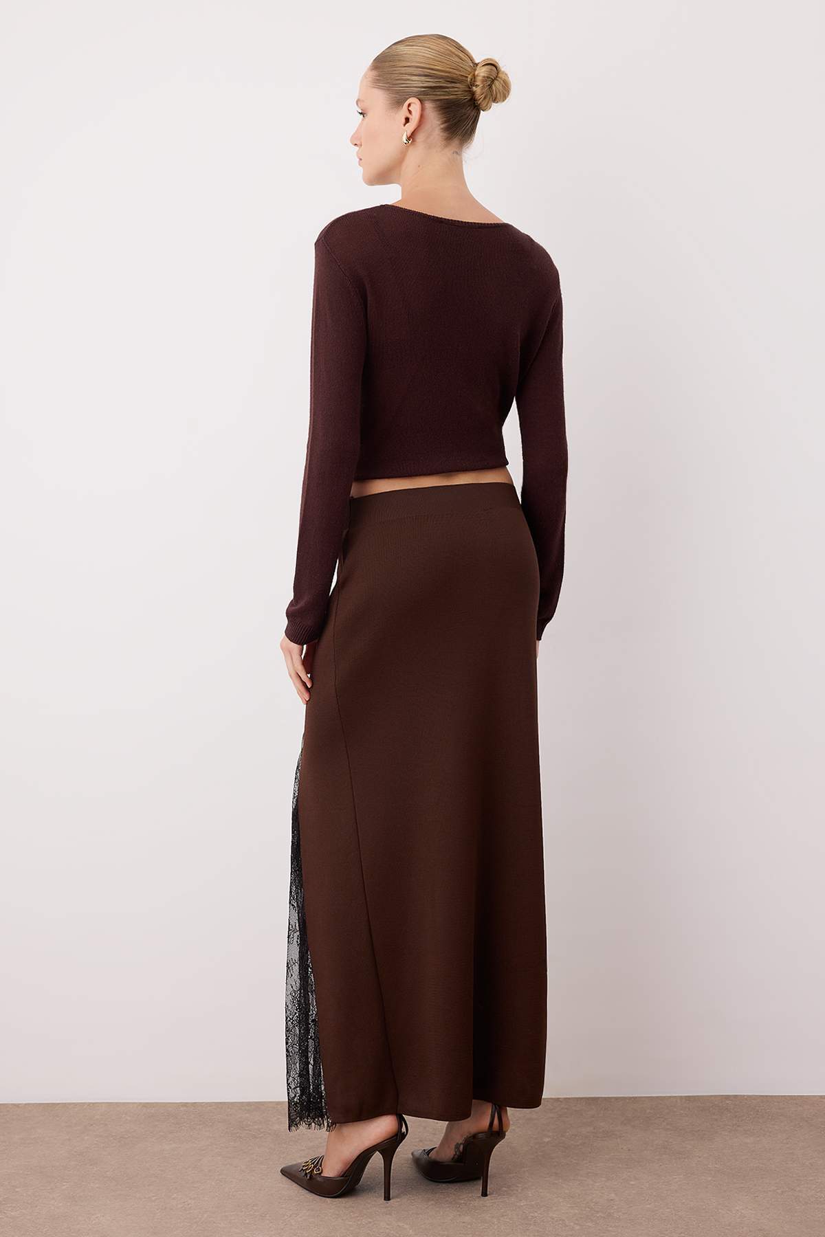 Trendyolmilla Bordo Dantelli Yırtmaç Detaylı Maxi Triko Etek TWOAW26ET00117