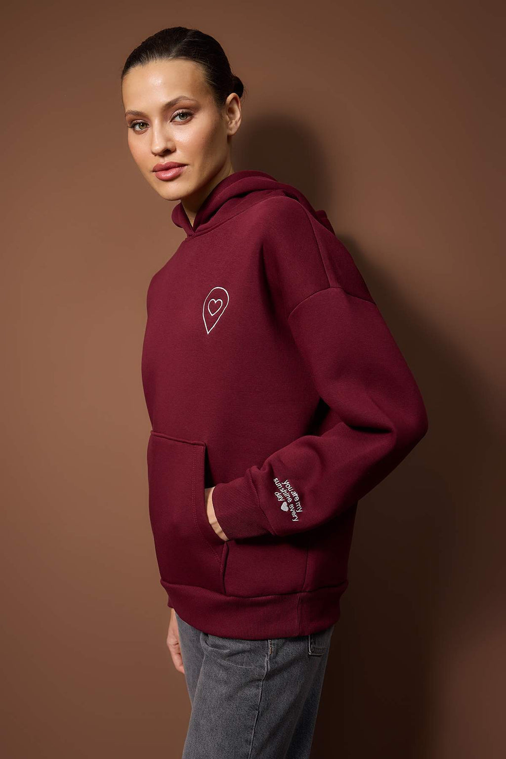 Bordo Nakışlı/İşleme Oversize/Geniş Kalıp Kapüşonlu Örme Sweatshirt TWOAW26SW00171