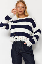 Trendyolmilla Siyah Crop Geniş Kalıp Çizgili Triko Kazak TWOAW24KZ00905